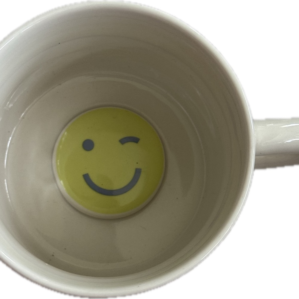 Room Essentials Stoneware Mug with Smiley Design - Picture 2 of 3